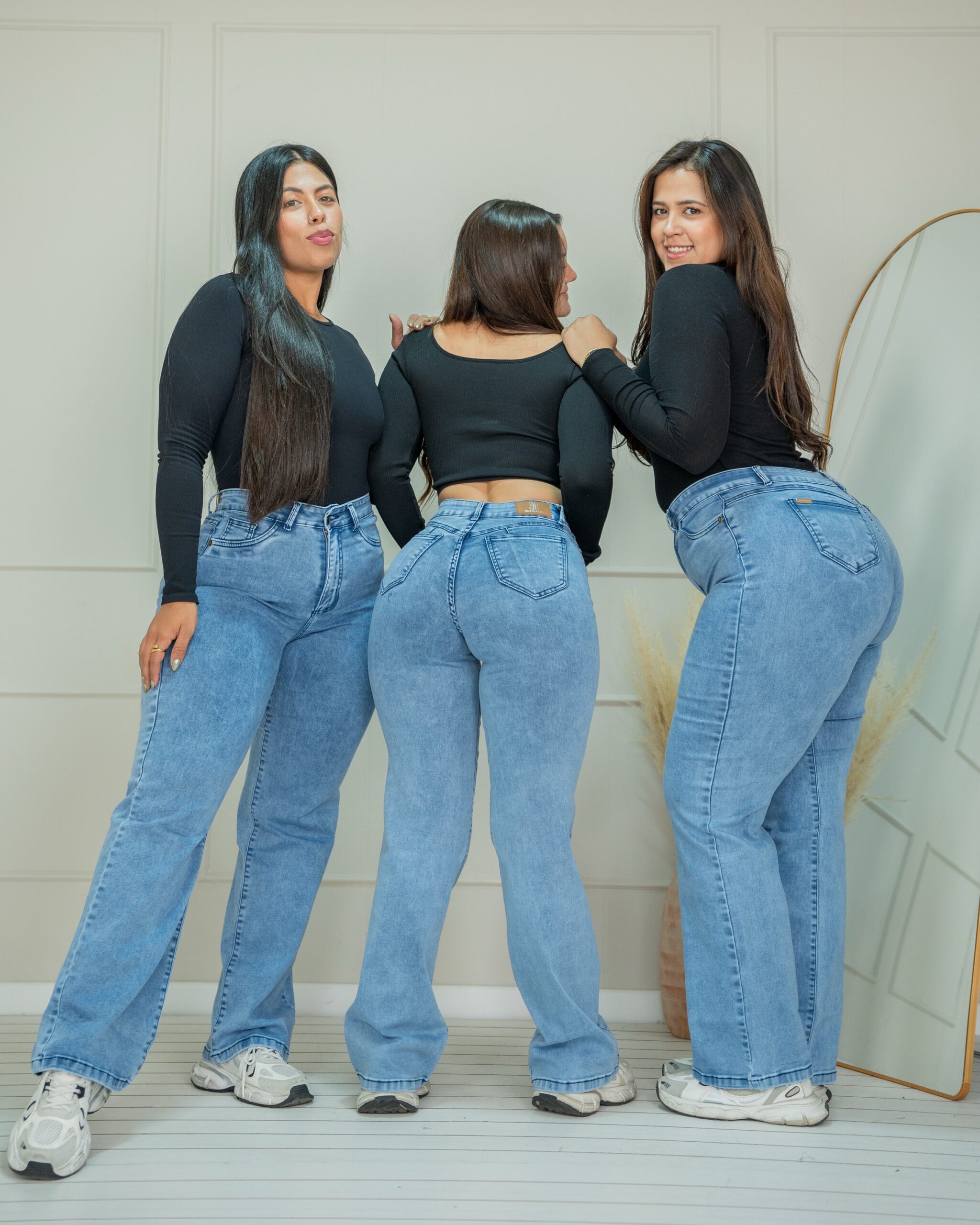 femmenina-a16-25-2