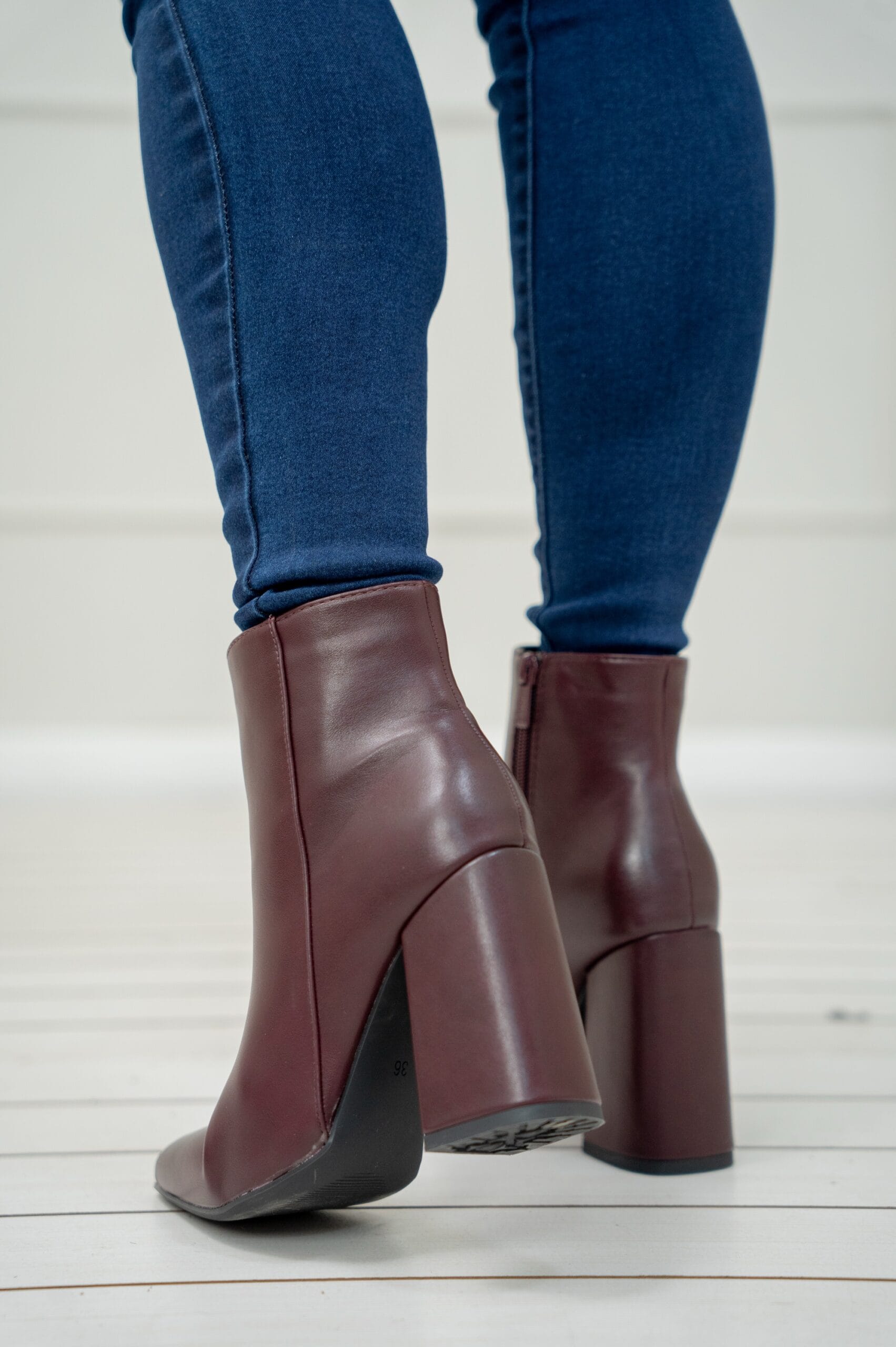 femmenina-17m-76